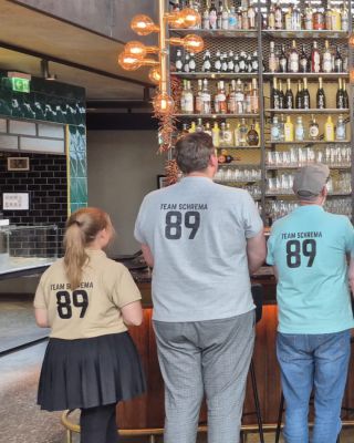 Teamkleidung mit Logo: Was ein Polo-Shirt fürs Team leistet